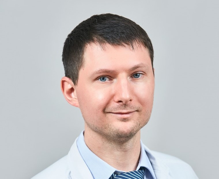 врач